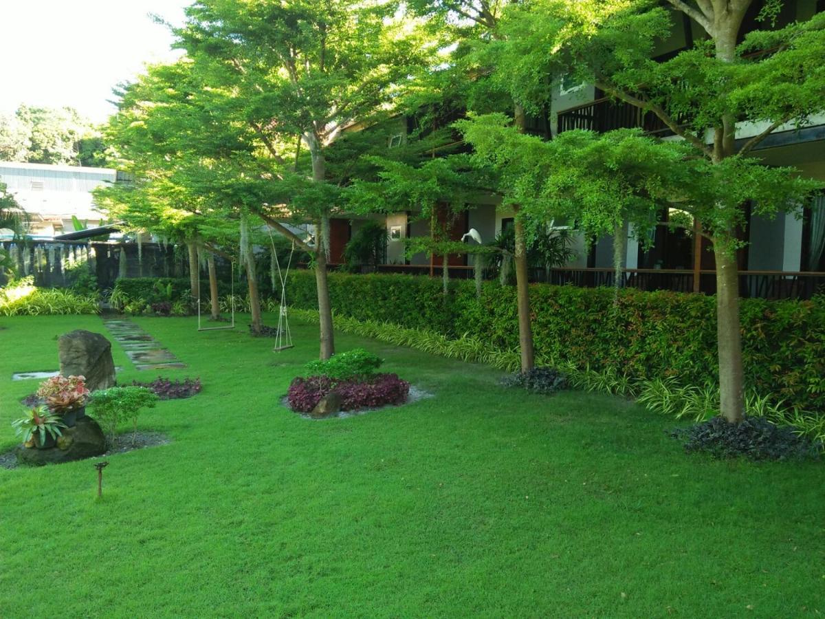 The Breeze Lipe Resort Exterior photo