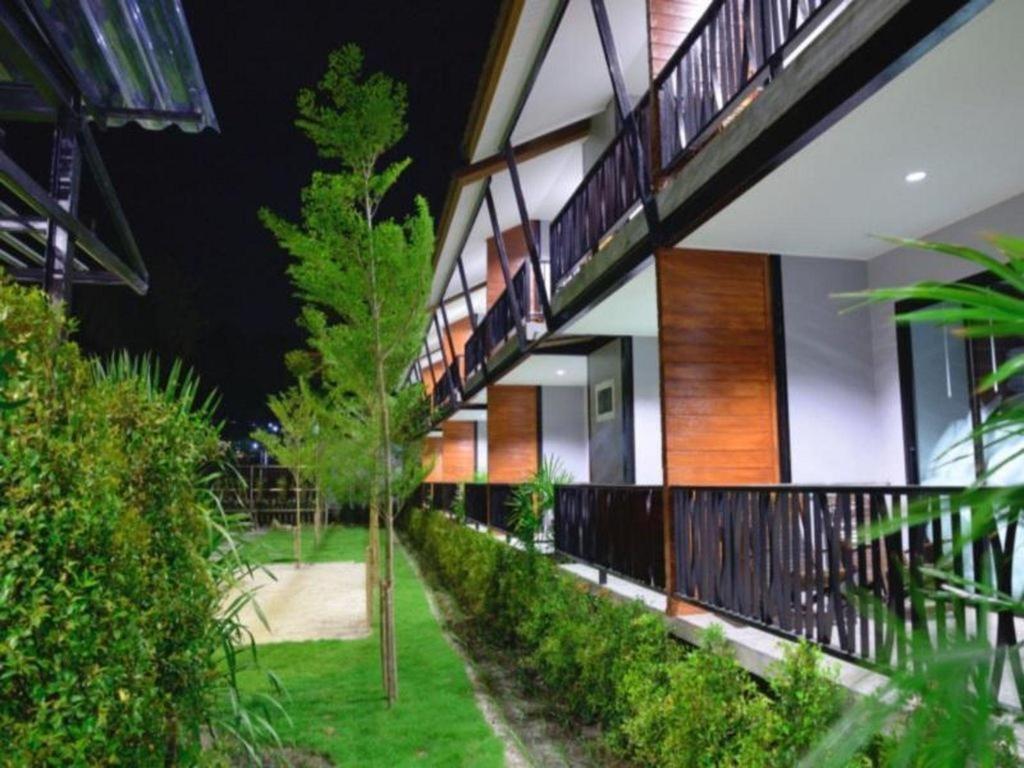 The Breeze Lipe Resort Exterior photo