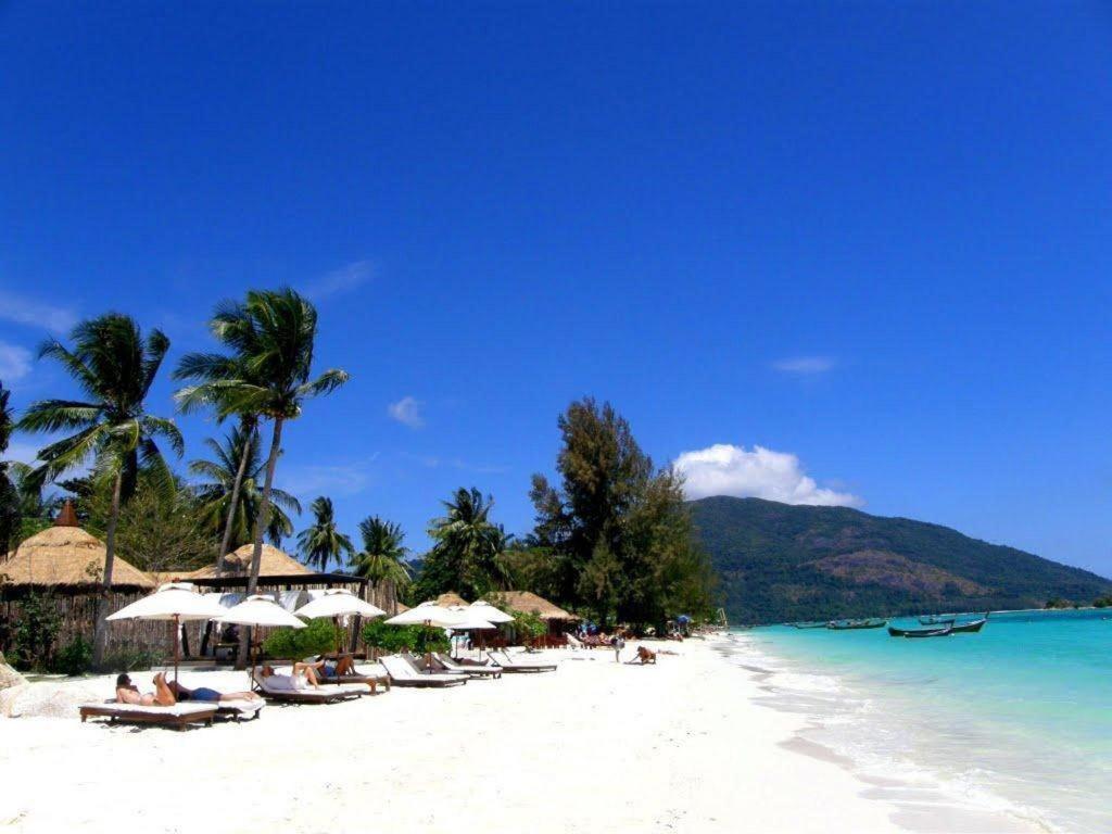 The Breeze Lipe Resort Exterior photo
