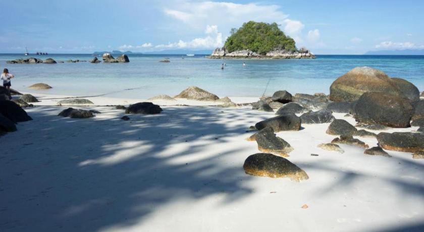 The Breeze Lipe Resort Exterior photo